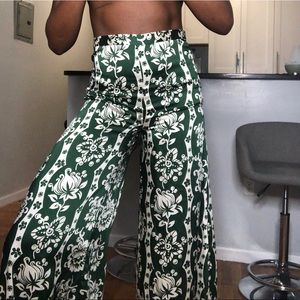 Floral satin palazzo pant!